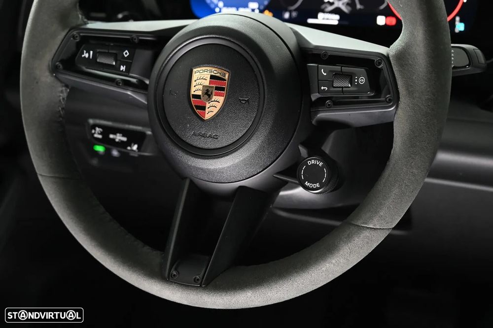 Porsche Macan Electric 4 - 16