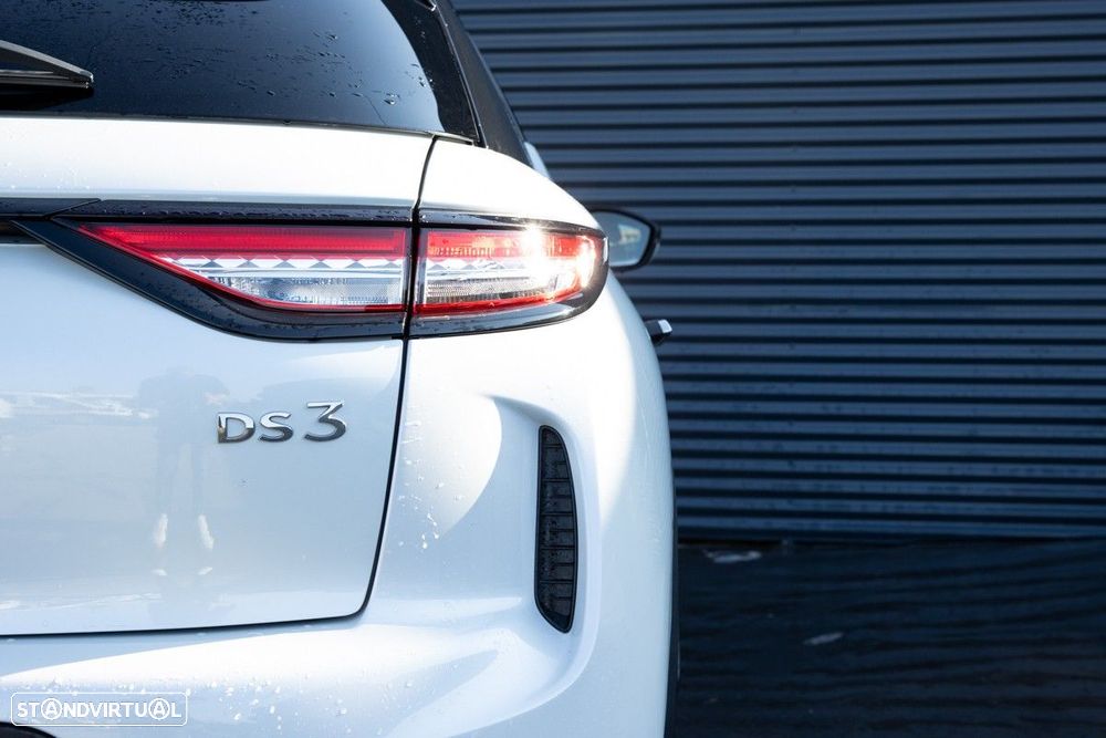 DS DS3 Crossback E-Tense Roofs of Paris - 14
