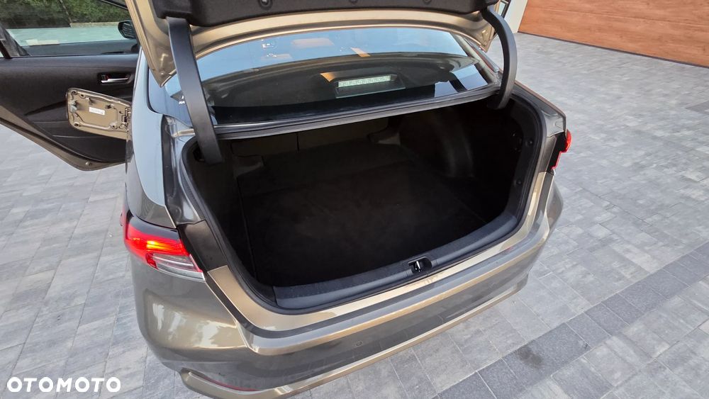 Toyota Corolla 1.8 Hybrid Comfort - 39