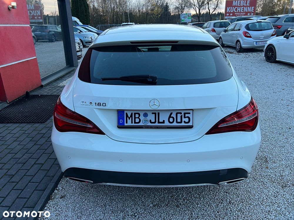 Mercedes-Benz CLA Shooting Brake 180 7G-DCT Urban - 16