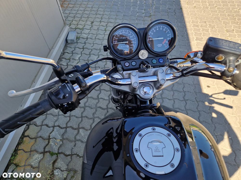 Honda CB - 12