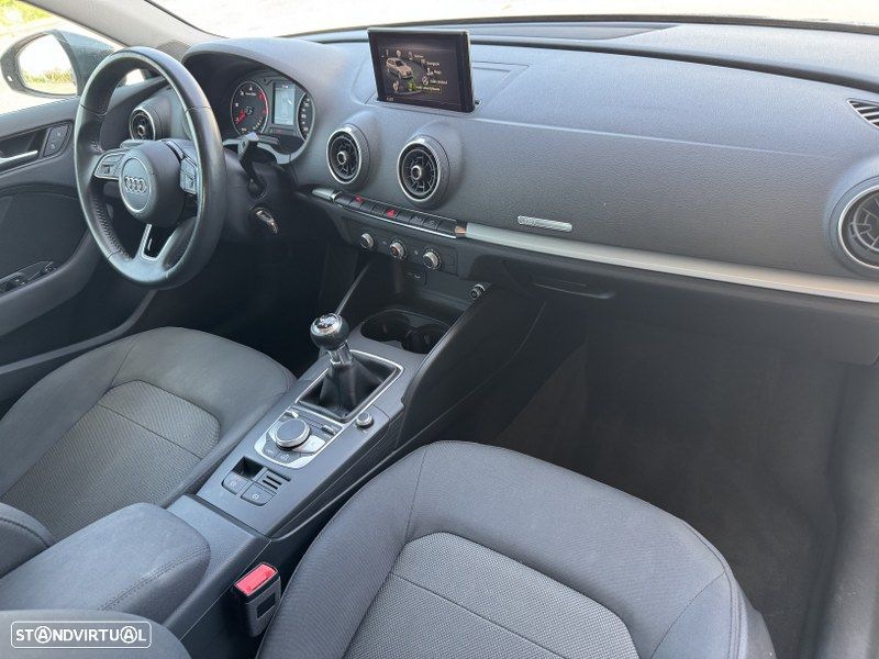 Audi A3 Sportback 2.0 TDI Design - 22