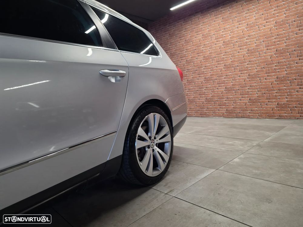 VW Passat Variant 2.0 TDi Highline DSG - 21