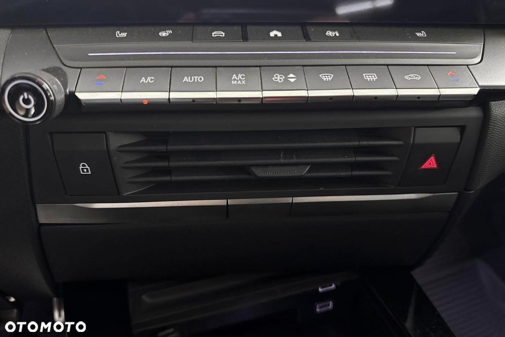 Opel Astra 1.6 T Plug-in Hybrid GS - 26