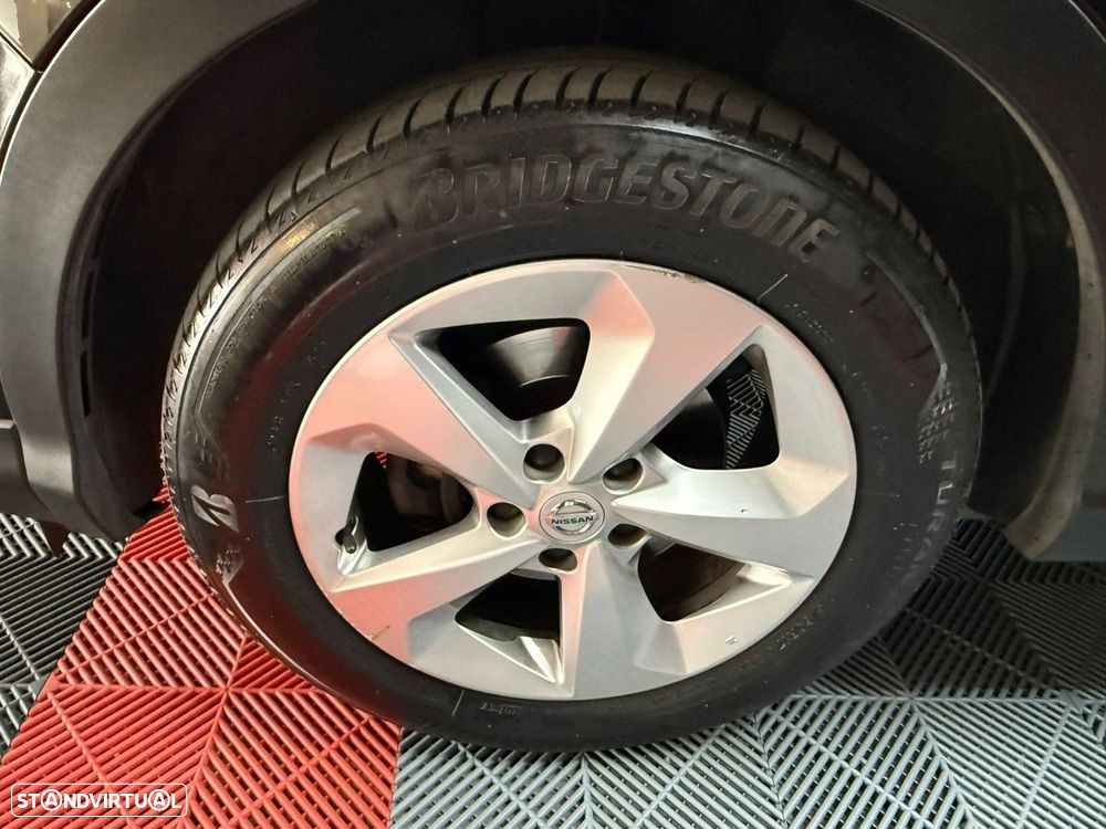 Nissan Qashqai 1.5 dCi N-Connecta J17 DCT - 17