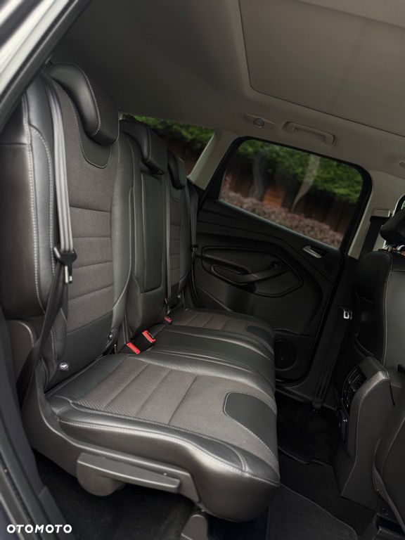Ford Kuga 2.0 TDCi 4x4 Titanium - 34