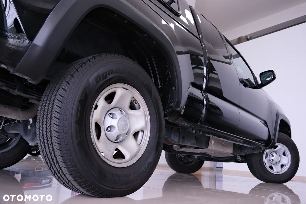 Toyota Tacoma - 15