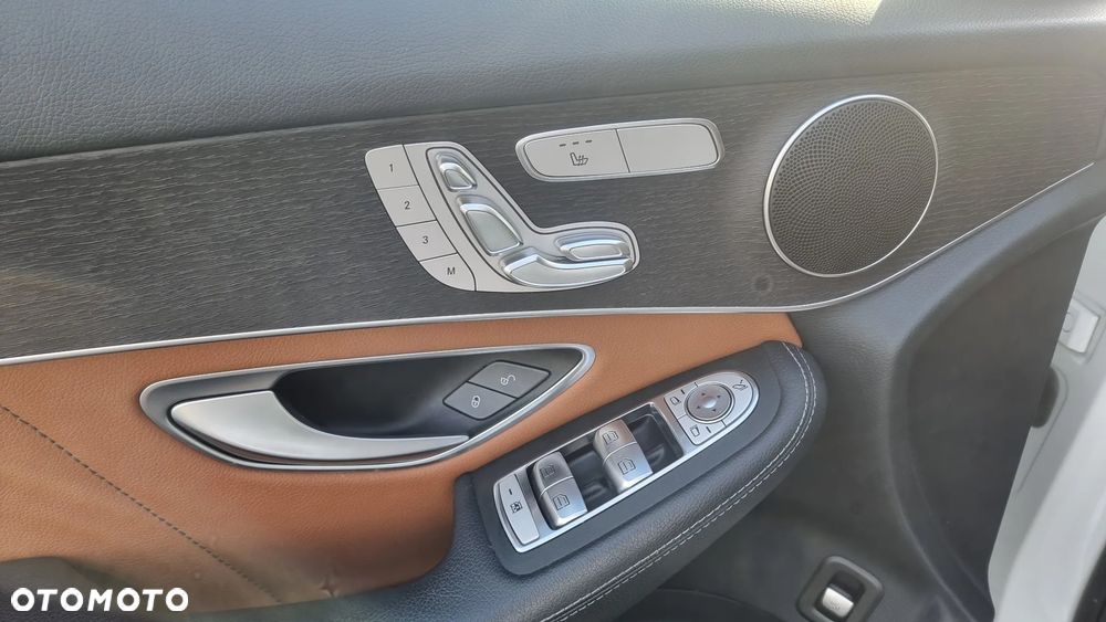 Mercedes-Benz GLC 300 4Matic 9G-TRONIC AMG Line - 14