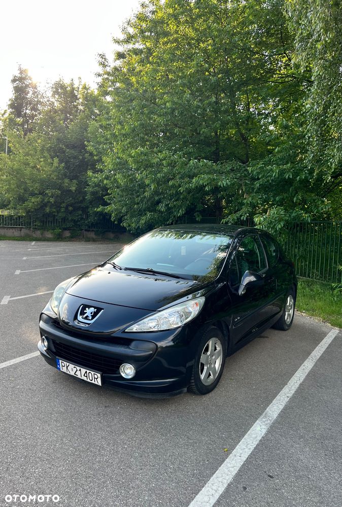 Peugeot 207 - 1