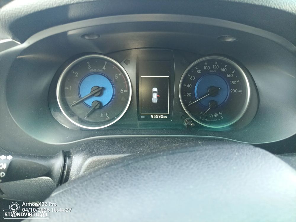 Toyota Hilux 2.4 D-4D 2WD CD Tracker - 19