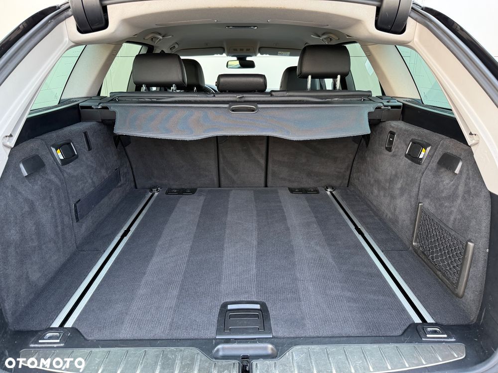 BMW Seria 5 520d xDrive - 23