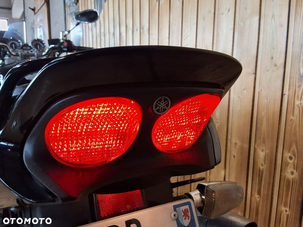 Yamaha XJR - 12
