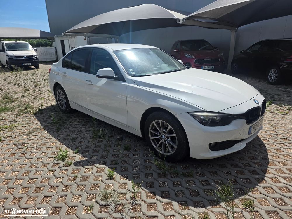 BMW 318 d Sport Line - 4