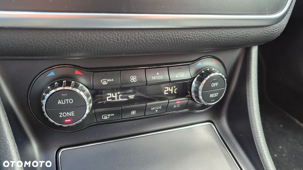 Mercedes-Benz GLA 200 7G-DCT AMG Line - 31