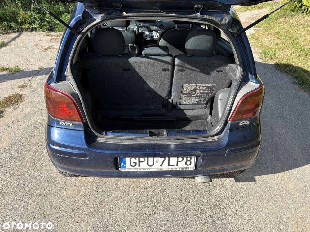 Toyota Yaris 2005 photo 3