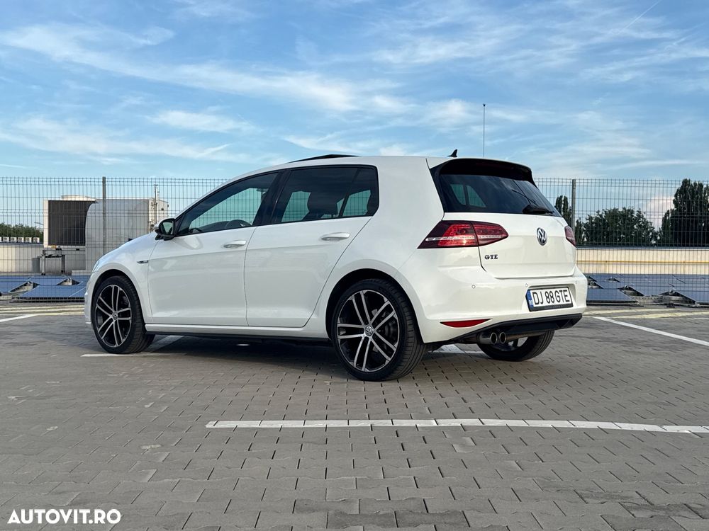 Volkswagen Golf - 5