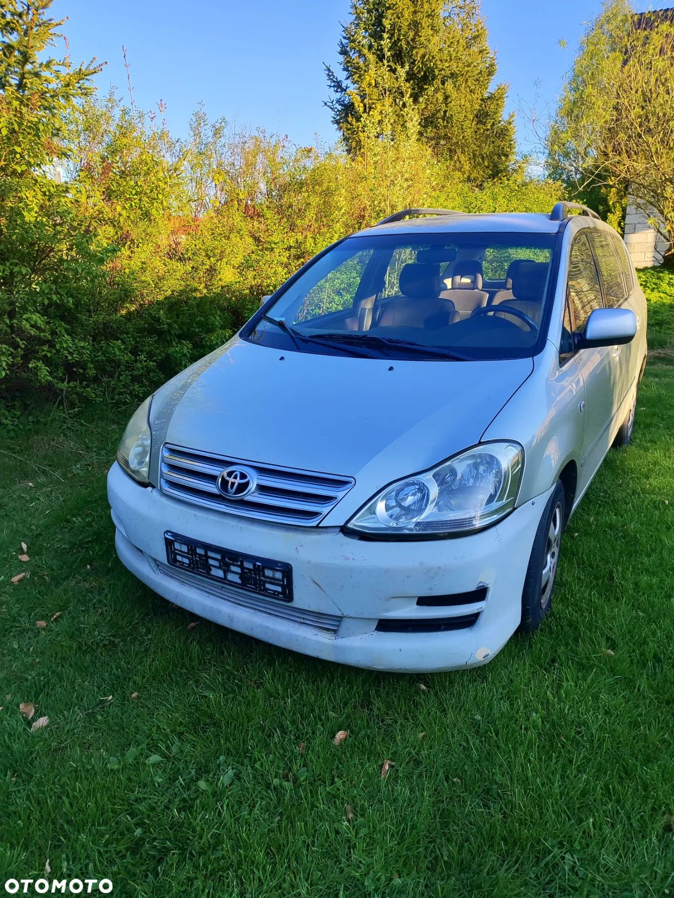 Toyota Avensis Verso - 1