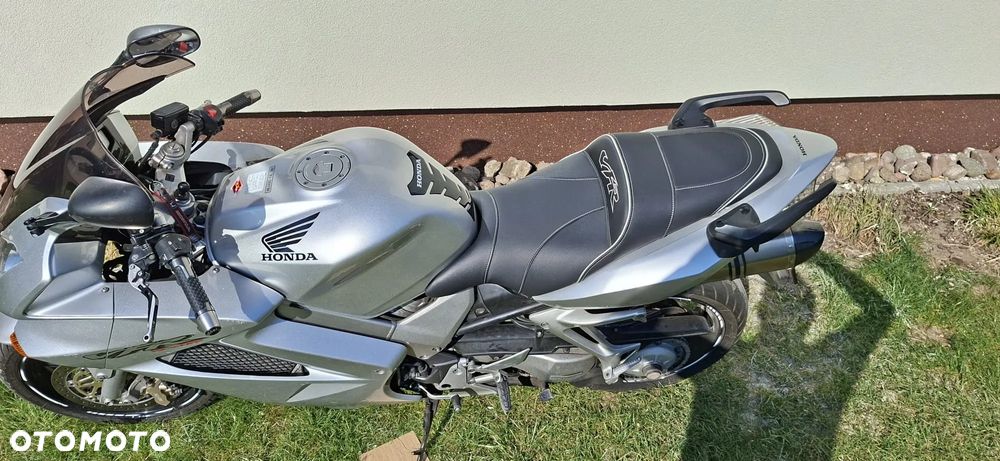 Honda VFR - 15