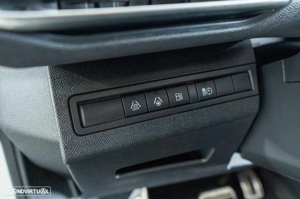 Peugeot 3008 1.6 Hybrid GT Pack e-EAT8 - 24