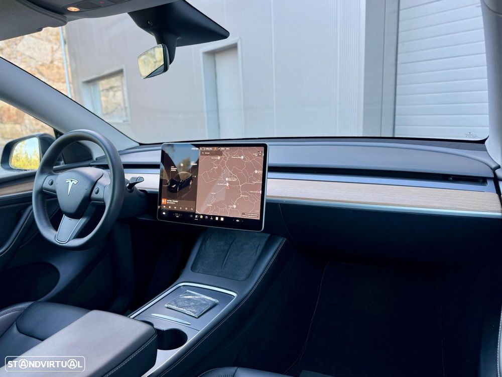 Tesla Model Y Long Range Tração Integral - 32