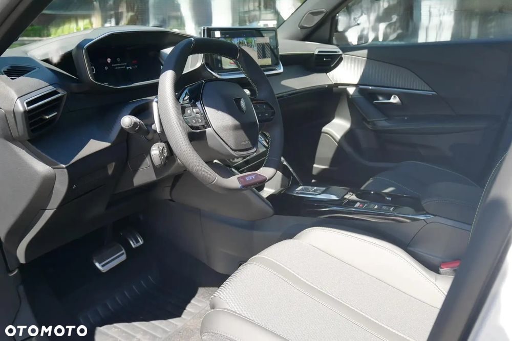 Peugeot 2008 PureTech mHEV GT e-DCS6 - 11