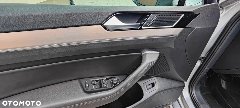 Volkswagen Passat 2.0 TDI BMT Highline DSG - 11