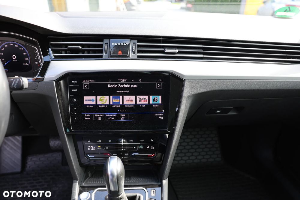 Volkswagen Passat 2.0 TDI SCR DSG 4Motion Elegance - 26