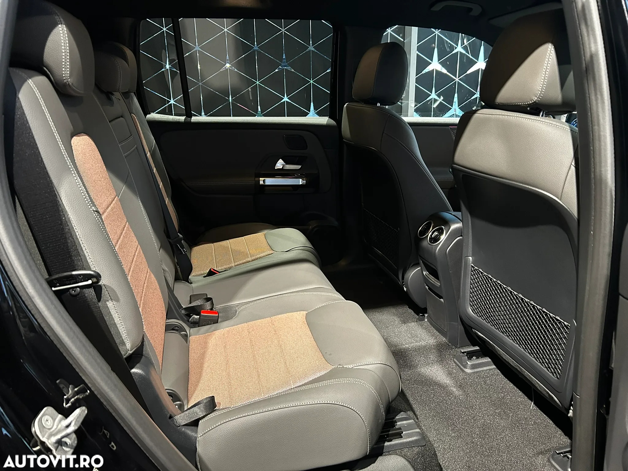 Mercedes-Benz EQB 250+ - 9