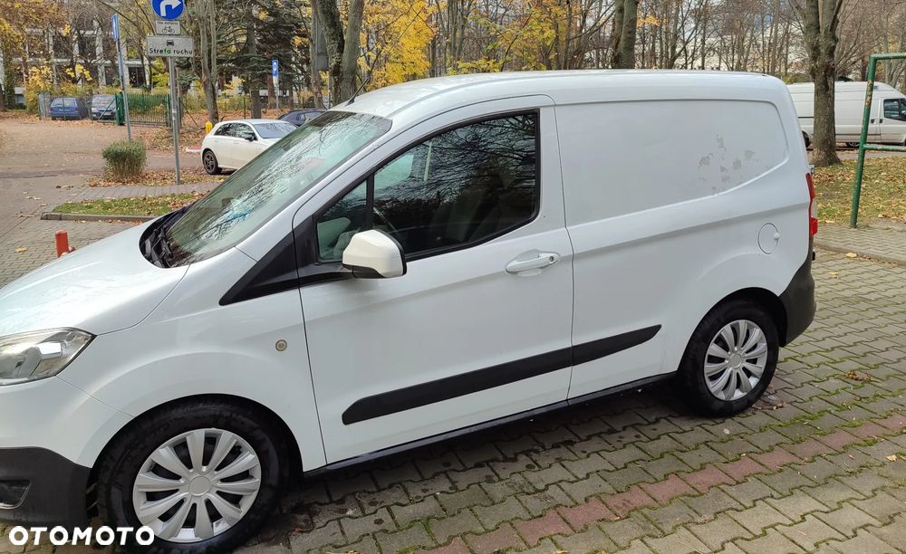 Ford Transit Courier - 2