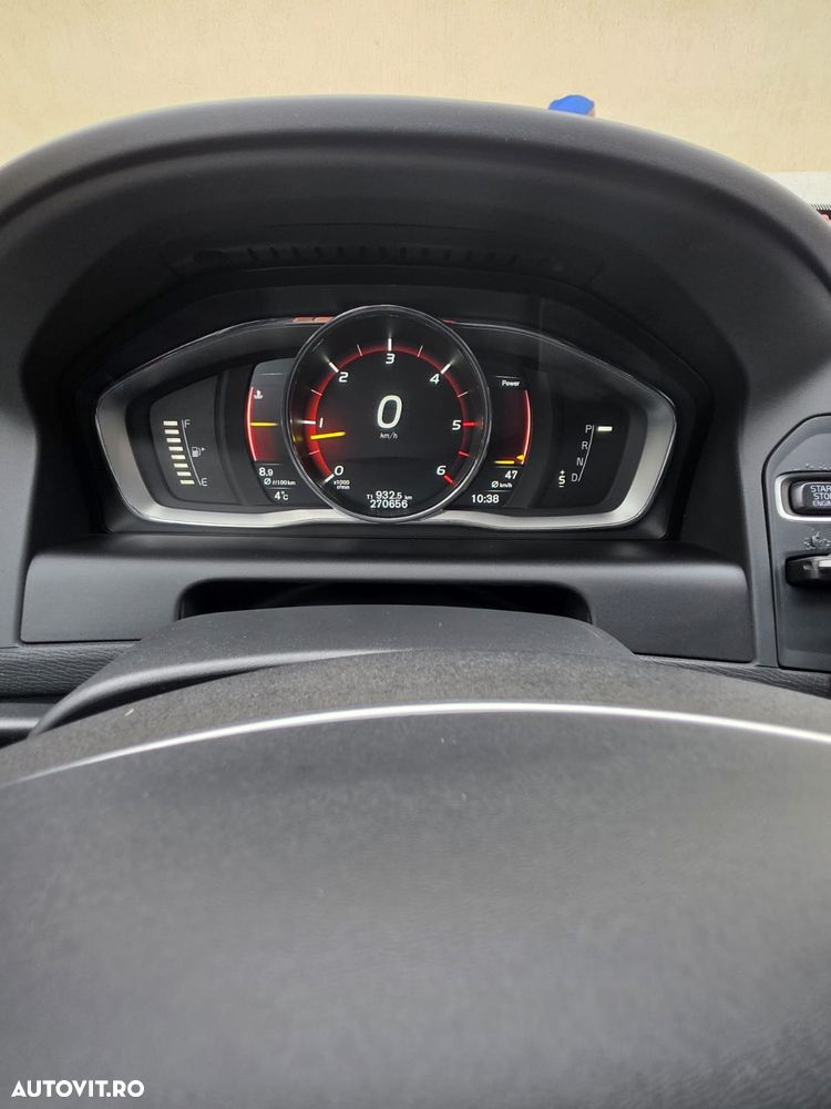 Volvo XC 60 D5AWD Summum - 8