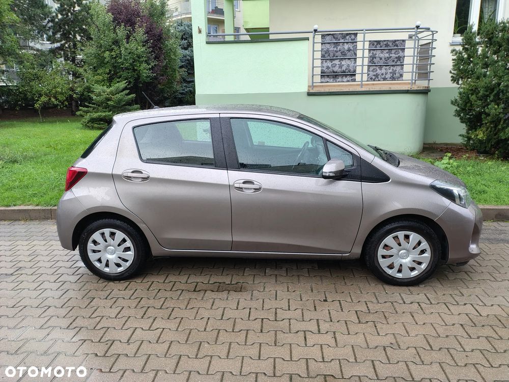Toyota Yaris 1.33 Premium - 7