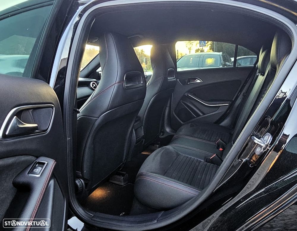 Mercedes-Benz A 200 d 7G-DCT AMG Line - 28