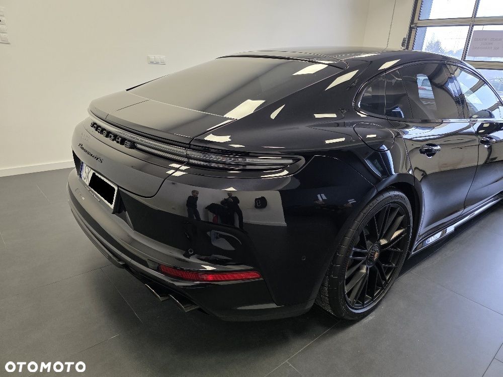 Porsche Panamera - 4