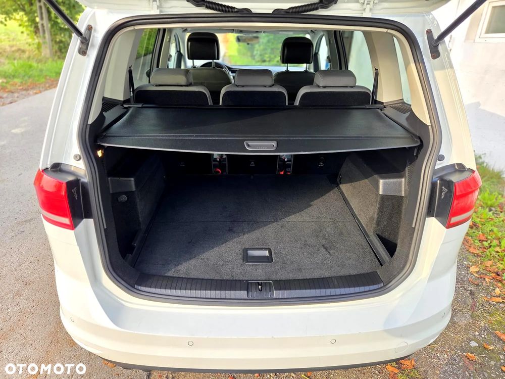 Volkswagen Touran 2.0 TDI BMT Comfortline - 28