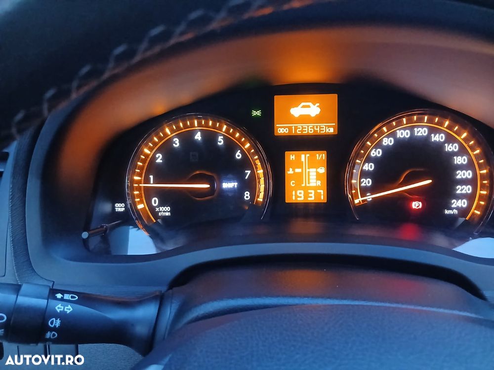 Toyota Avensis 1.6 Executive - 6