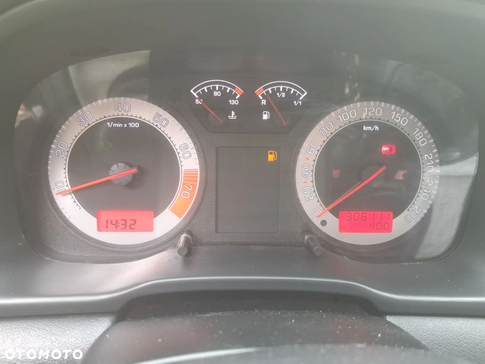 Skoda Octavia 1.8T Tour RS - 14