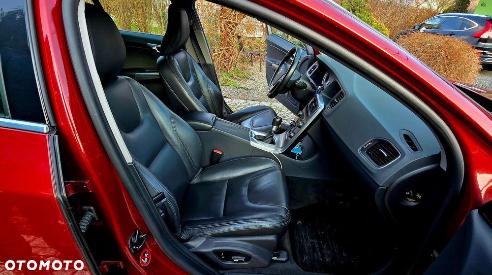 Volvo V60 D4 R-Design Summum - 9