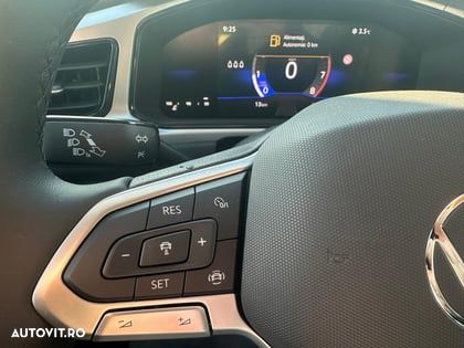 Volkswagen T-Roc - 11