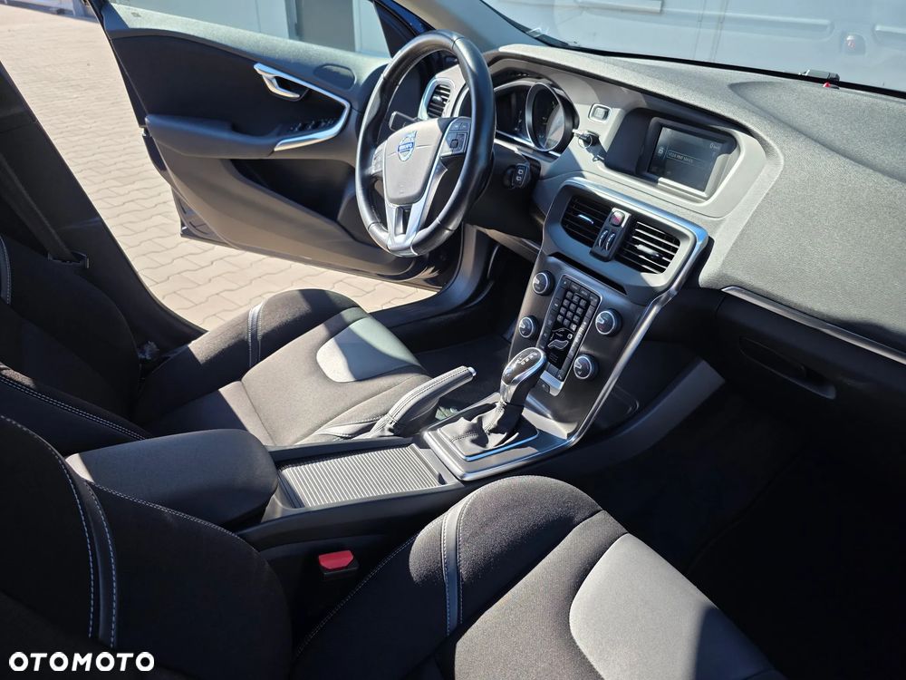 Volvo V40 D3 Geartronic Momentum - 21