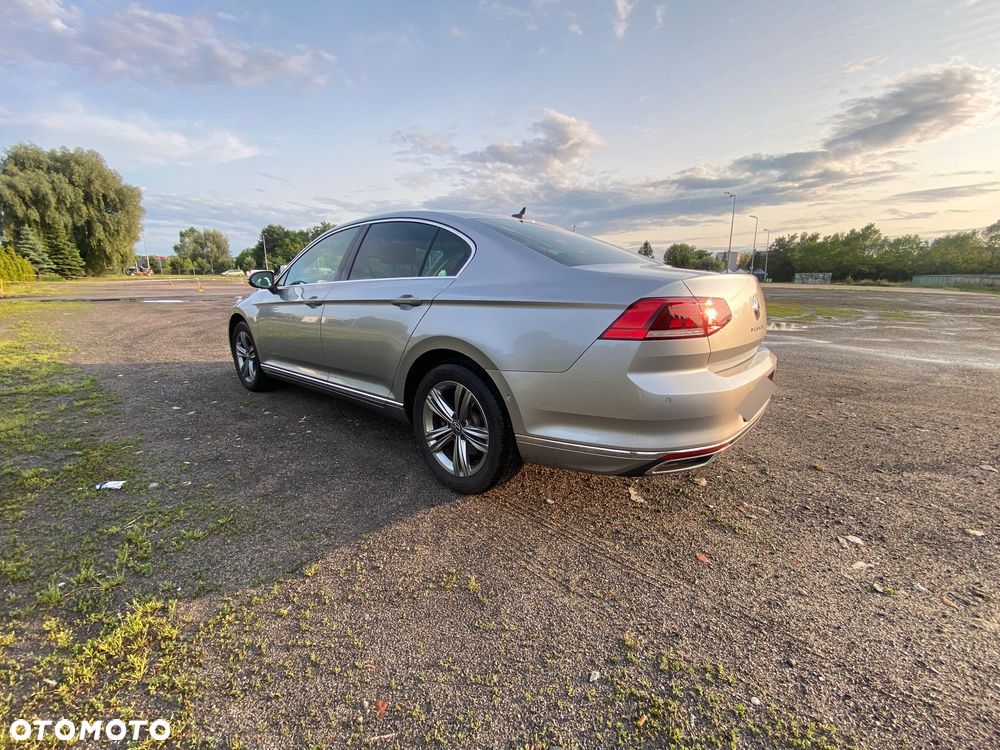 Volkswagen Passat 2.0 TDI SCR Elegance DSG - 1