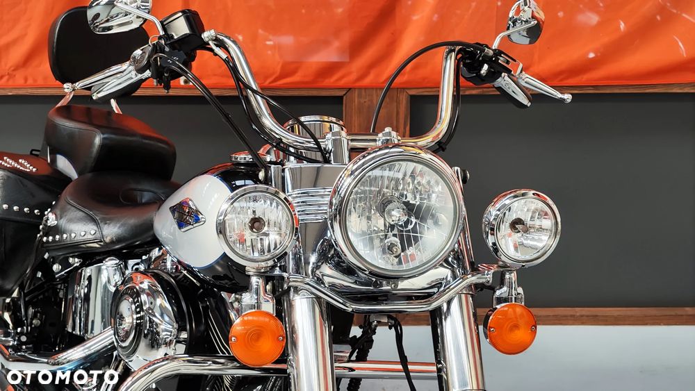 Harley-Davidson Softail Heritage Classic - 30