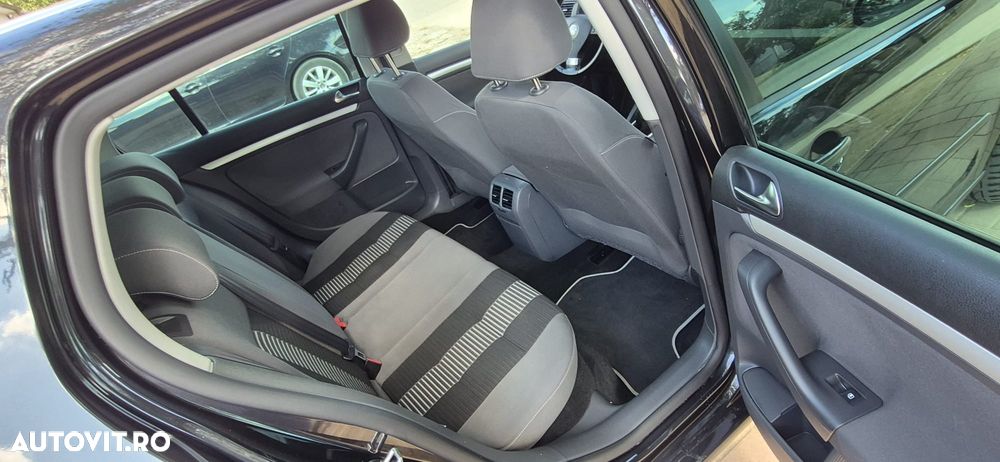 Volkswagen Golf - 9