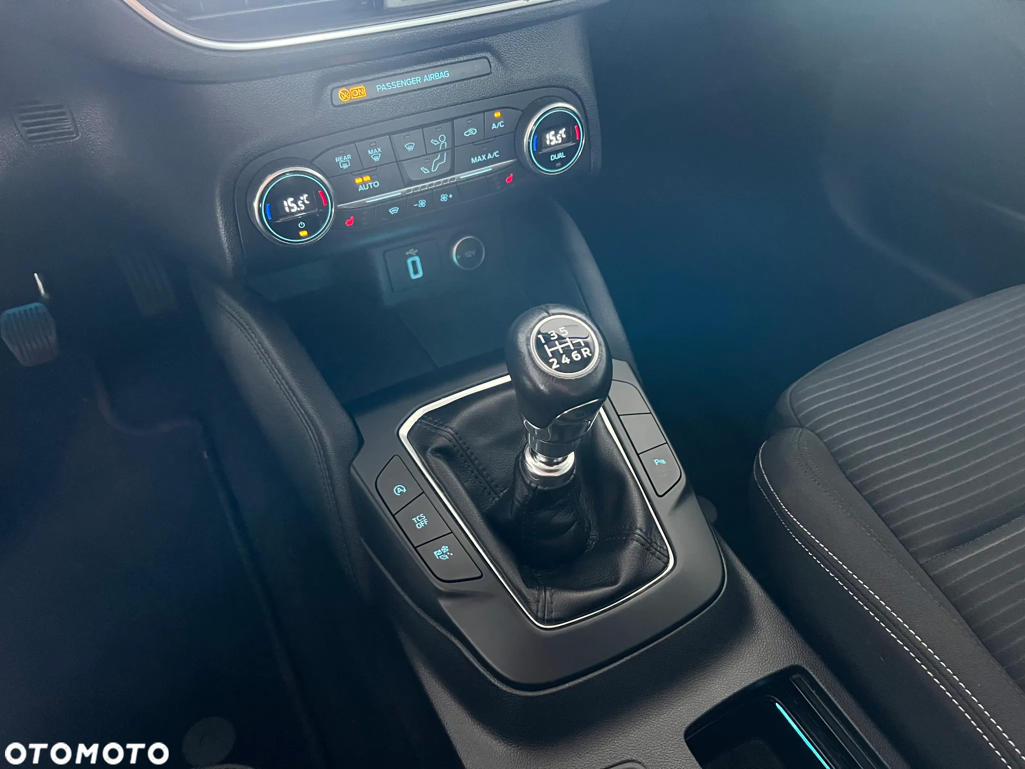 Ford Focus 1.0 EcoBoost Titanium Business - 29