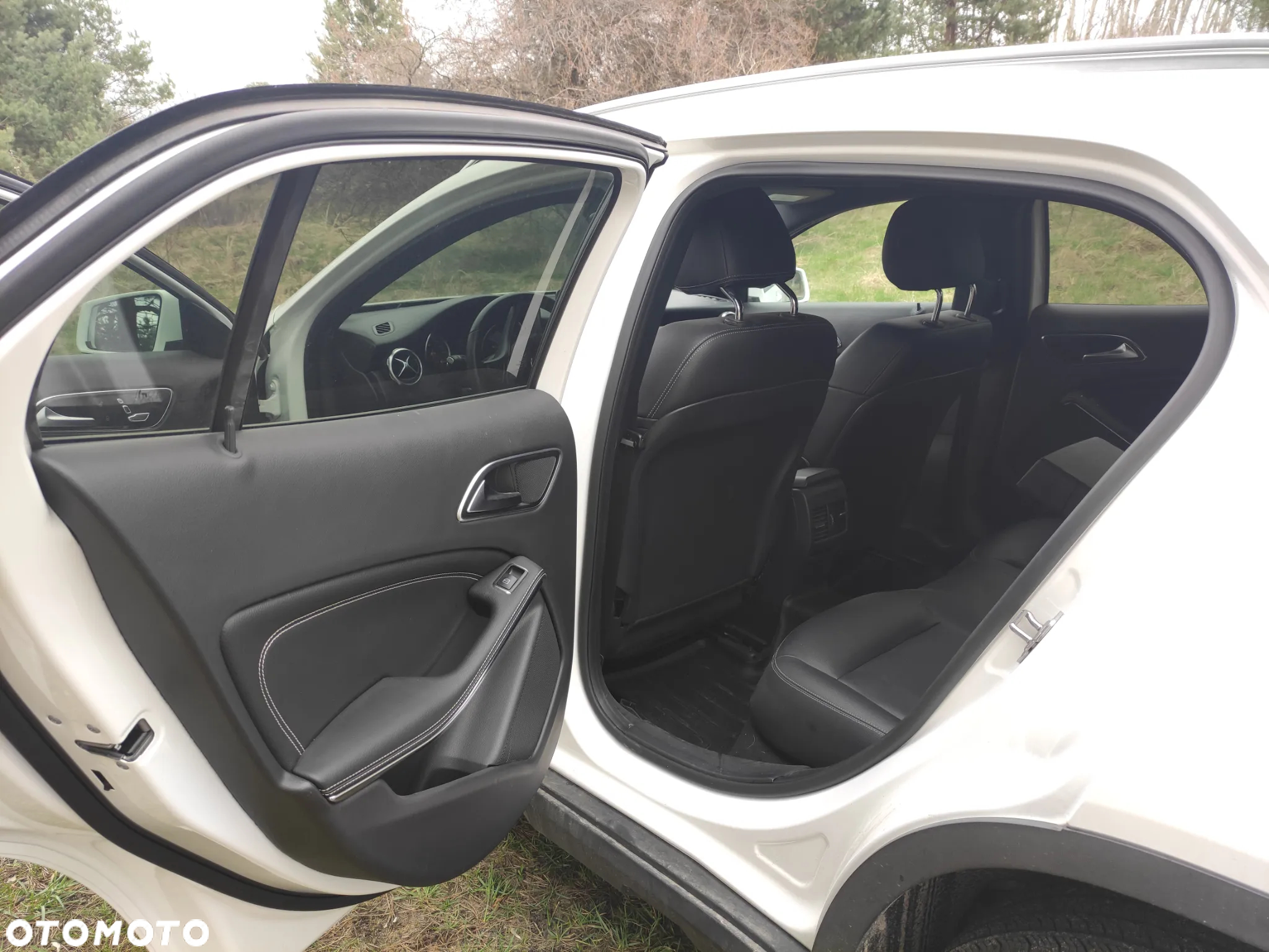 Mercedes-Benz GLA 250 4Matic 7G-DCT - 16