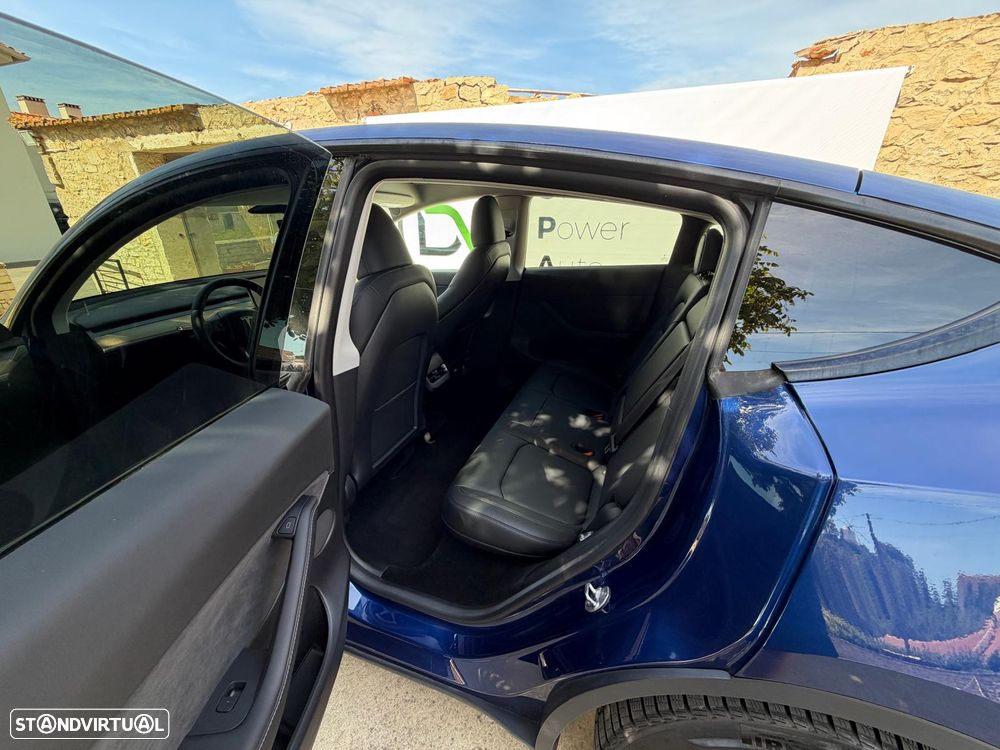 Tesla Model Y Long Range Dual Motor AWD - 12