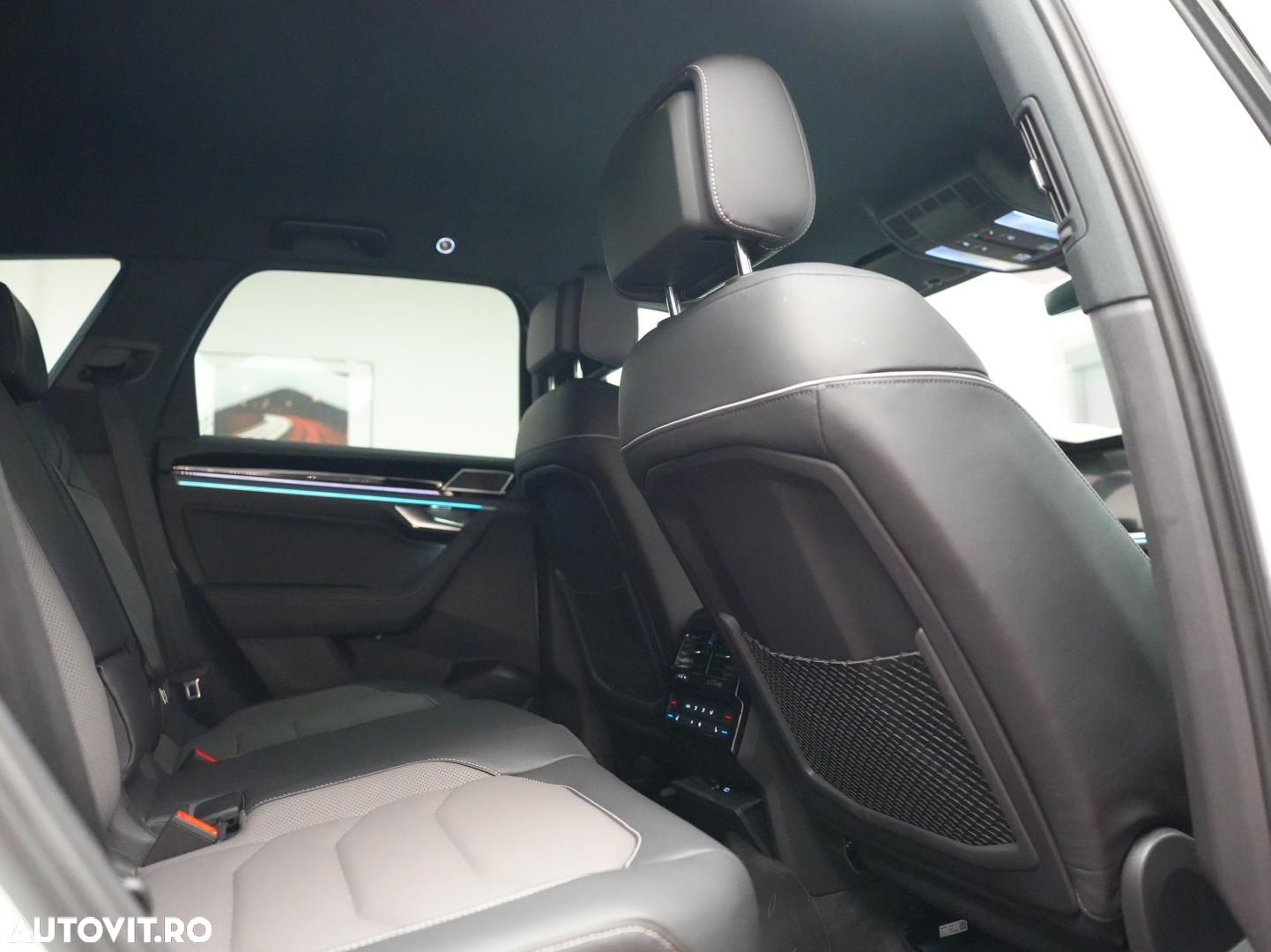 Volkswagen Touareg - 25