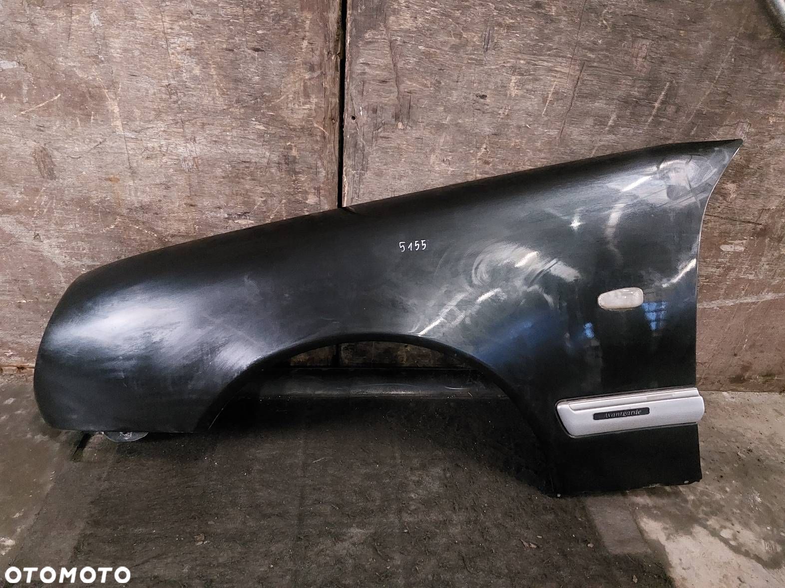BŁOTNIK LEWY PRZÓD MERCEDES W210 AVANGARDE - 1