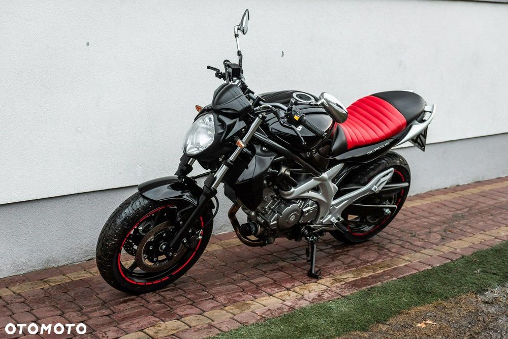 Suzuki Gladius - 7