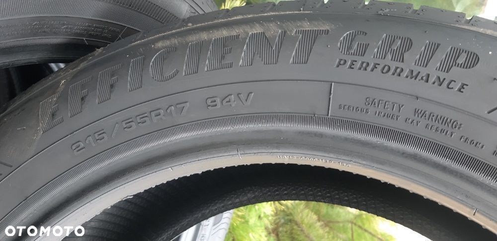 215/55R17 94V Goodyear Efficient Grip Performance lato komplet - 4