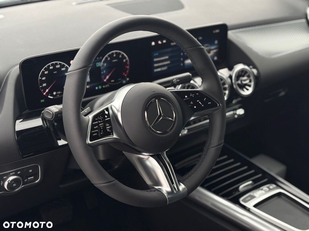 Mercedes-Benz GLA - 6